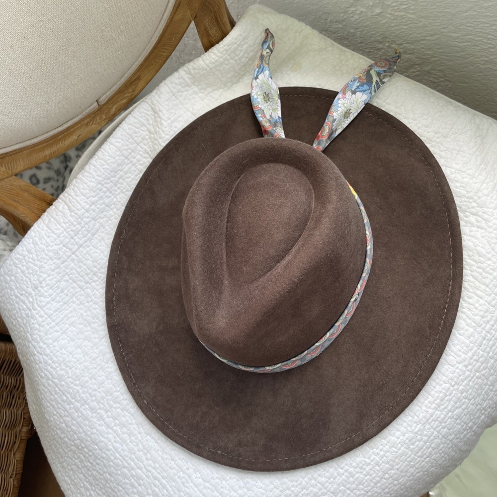 Johnny Was Brown 100% Wool Wide Brim Fedora Hat with Floral Print Silk Band - Picture 4 of 6